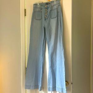 Like new stretchy Fashion Nova high waist wide leg jeans. Size 28